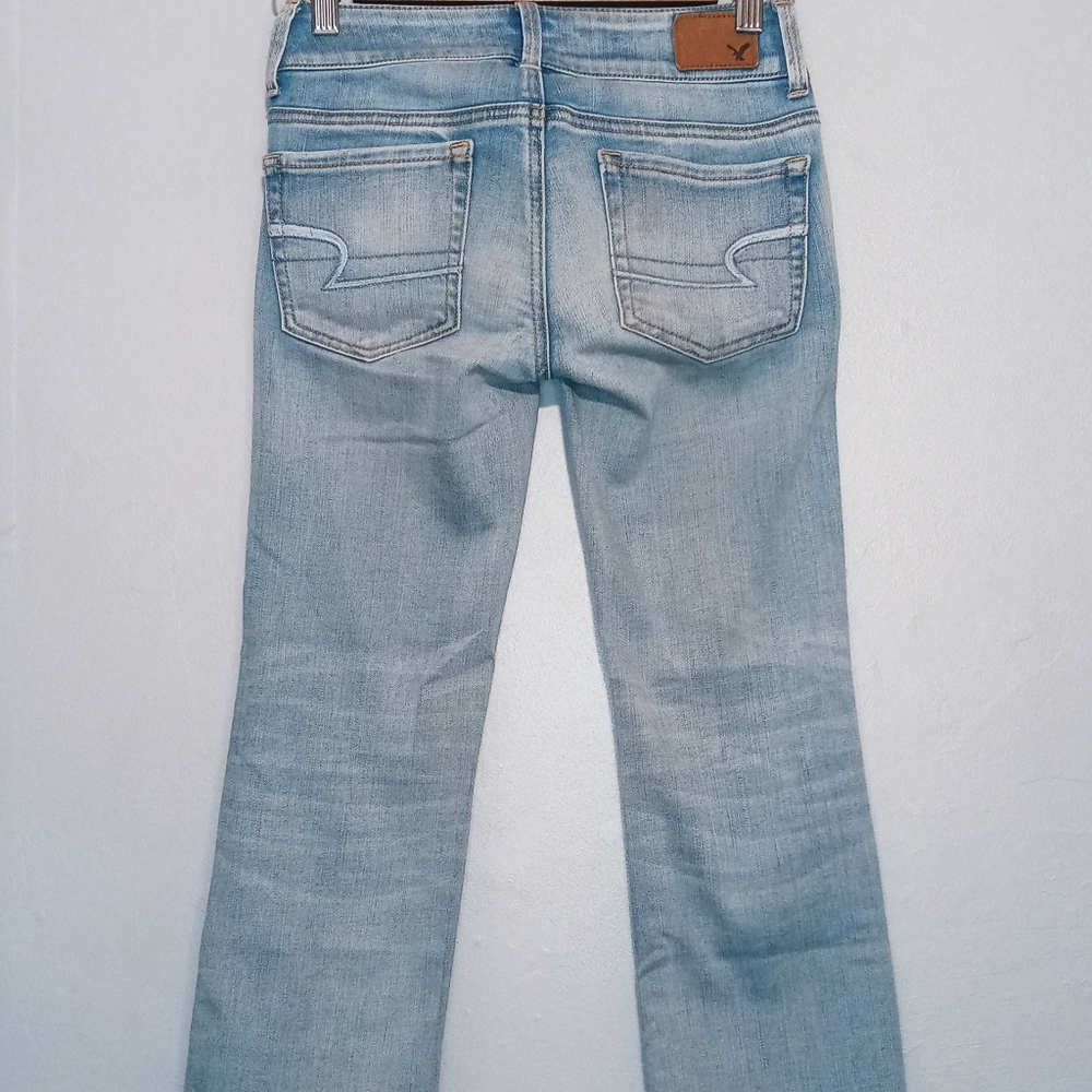 American Eagle Artist Crop